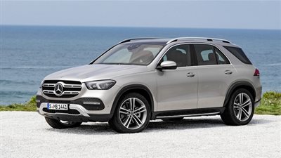 مرسيدس تقدم سيارتها 