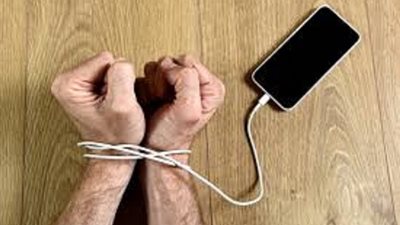 دراسة.. الهواتف المحمولة تصيب الإنسان بـ