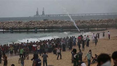 فلسطين.. إصابات في استهداف جيش الاحتلال لمسيرة بحرية بغزة
