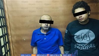 القبض على تاجري مخدرات بحوزتهما 96 تذكرة هيروين بشارع الهرم