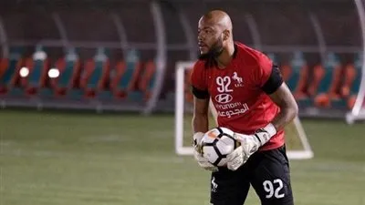 تأكد غياب حارس الاتفاق أمام الهلال بالدوري السعودي