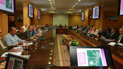 محافظ كفر الشيخ يناقش المتغيرات المكانية واسترداد أراضي أملاك الدولة  