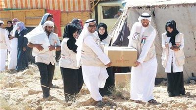 الإمارات توزع مساعدات غذائية في تريم بوادي حضرموت