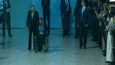 السباح المصري عن تكريمه من السيسي: تكليل لمجهود وتعب الفترة الماضية (فيديو)