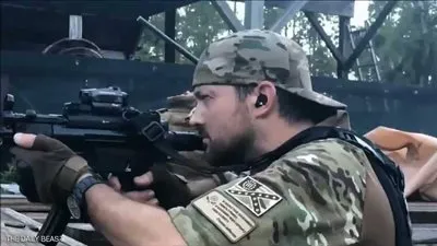 ميليشيا أمريكية تهدد مرشحة للكونجرس بفيديو مخيف