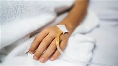 شاب صينى يستفيق بعد 12 عاماً من الغيبوبة.. أمه كانت بجانبه ليل نهار