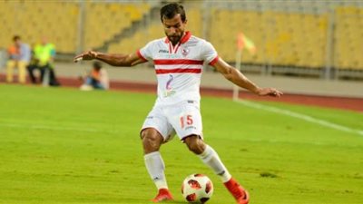 بهاء مجدي يؤدي تدريبات تأهيلية في مران الزمالك