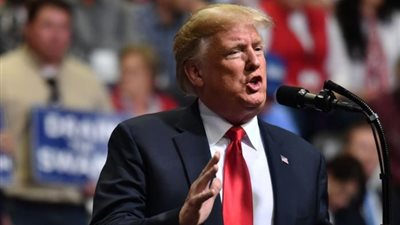 ترامب ينفي أي لقاء 