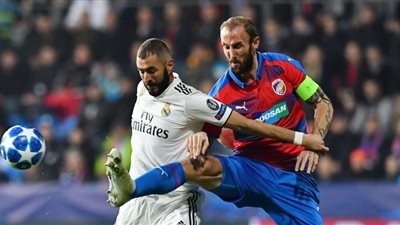 بنزيما يسجل هدفا عالميا في دوري أبطال أوروبا