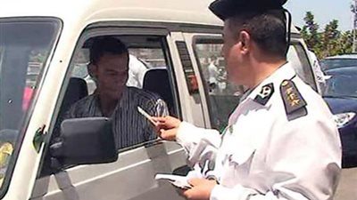 حملات مكثفة على الطرق المزدحمة لتيسير الحالة المرورية بالقاهرة