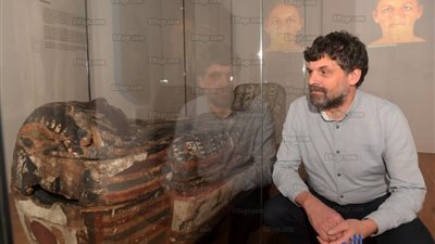 جامعة بريطانية تعيد بناء مومياء مصرية وتتوصل لملامحها الحقيقية (فيديو)