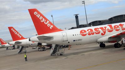 شركة طيران إيرلندية تطرد طاقمها بسبب صورة