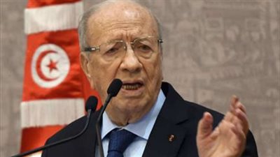 الرئيس التونسي يقبل التعديل الوزاري لتهدئة الأزمة السياسية