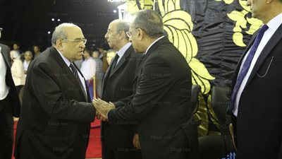 أبرزهم مصطفى الفقي.. إعلاميون وكُتاب بعزاء حمدي قنديل (صور)