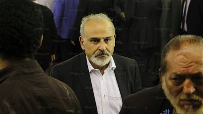 جمال سليمان وأحمد سلامة بعزاء حمدي قنديل (صور)