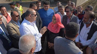 محافظ الغربية يتفقد مصرف ميت عساس العمومي بعد تغطيته بسمنود (صور)