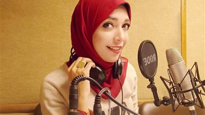 المذيعة الشابة أميرة حلمي تحرر محضرين ضد إذاعة إلكترونية: 