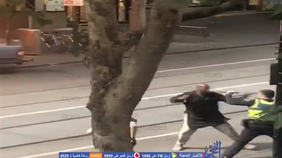 شاهد.. اللقطات الأولى لعملية طعن شرطيين في ملبورن