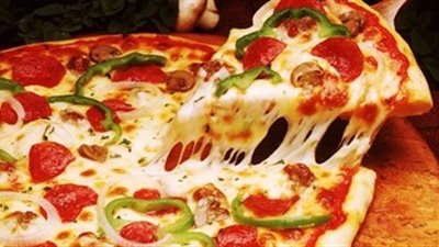 عالمان فيزياء يضعان معادلة رياضية لصنع بيتزا مثالية بالمنزل