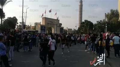 حديقة الحرية تستقبل المئات قبل سعات من حفل 