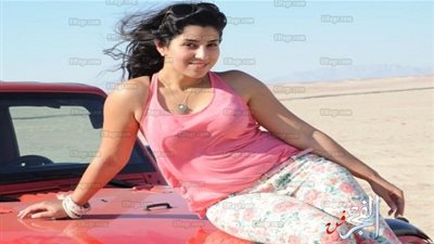 هكذا دعمت آيتن عامر الأهلي قبل مباراته أمام الترجي (فيديو)