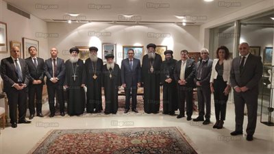 سفير مصر بتل أبيب يستقبل وفد كنسي لبحث مشكلة دير السلطان بالقدس (صور)