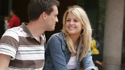 تعرفي على طرق إيقاع الرجل في الحب