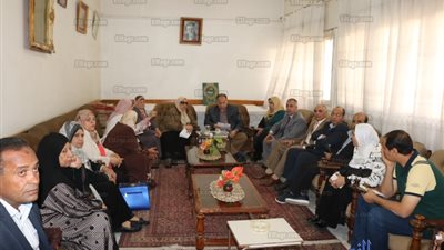 محافظ الفيوم يوزع حقائب وهدايا على الأطفال الأيتام بدار عائشة حسانين 