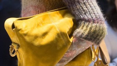 لمواكبة الموضة.. 5 حقائب أساسية في خزانتك خلال الشتاء (صور)