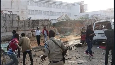 ارتفاع حصيلة انفجار 3 سيارات مفخخة بمقديشيو إلى 30 قتيلا