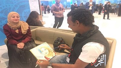 فنان منتدى شباب العالم  يروج لسياحة الأقصر بـ