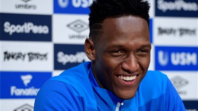 مدافع إيفرتون: فعلت كل ما بوسعي.. وفي النهاية طُردت من برشلونة !