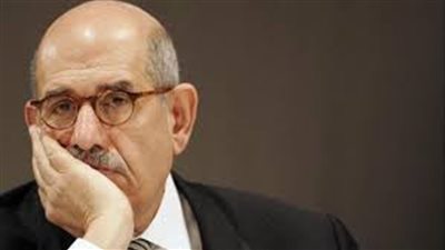 نشأت الديهي مهاجمًا البرادعي: يسعى للعودة لرئاسة حزب الدستور 