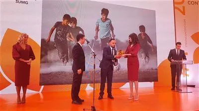 رئيس وزراء روسيا يستقبل المصور العراقي تيسير مهدي