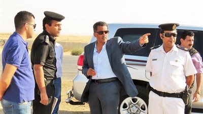 أمن الإسماعيلية يضبط شقي خطر بحوزته 15 لفافة بانجو