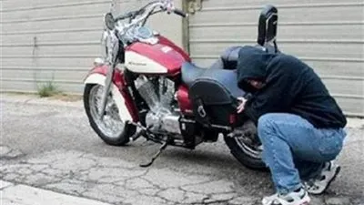 حبس عناصر تشكيل عصابي تخصص في سرقة الدراجات النارية بالقاهرة الجديدة