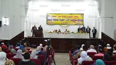 مصر العطاء تهدي 200 سماعة طبية لضعاف السمع غير القادرين (صور)