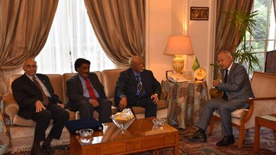 أبو الغيط يؤكد أهمية العمل على تدعيم العلاقات العربية مع الصينية