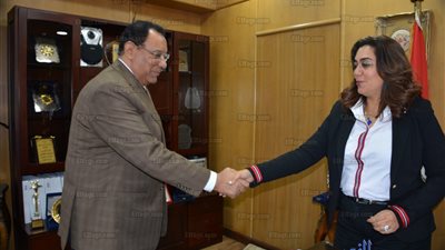 تفاصيل إعفاء رئيس مدينة رأس البر من منصبه بعد اعتدائه على بائعة 