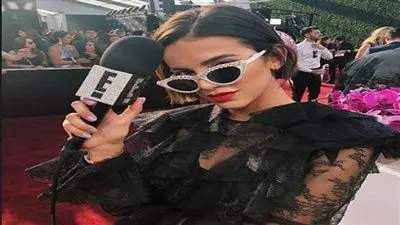 توافد النجوم على ريد كاربت حفل جوائز 