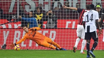 حارس يوفنتوس: كريستيانو رونالدو سر صدتي لركلة جزاء هيجواين (صور)