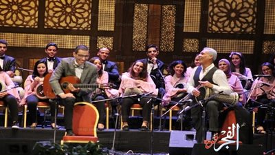  مناغشة موسيقية بين الجيتار والطبلة على مسرح سيد درويش (صور)