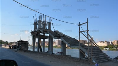 مصعد خاص لكبار السن ومتحدي الإعاقة في كوبري مشاة المشاية