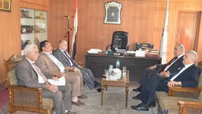  جبالى المراغي يعقد جلسة مباحثات مع وفد الاتحاد العمالي العام في لبنان (صور)