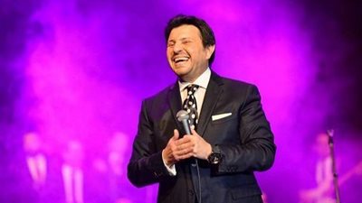 أمير الغناء: لا أسمح لنجلي شريف بدخول المنزل بسبب تشجيعه للأهلي