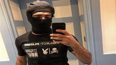 لهيطة: جلسة مع محمد صلاح لبحث أزمة الصورة المثيرة للجدل