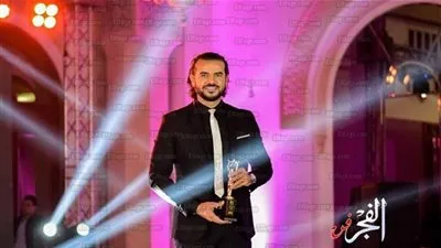 سامو زين يشوق جمهوره بكليب جديد.. ويغنى لزوجته بعدسة 