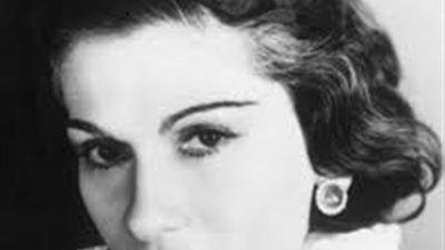 قصة كفاح مصممة الأزياء 