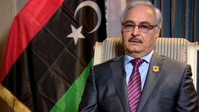 حفتر يغادر باليرمو عائدا إلى بنغازي