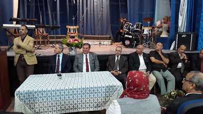 تعليم الفيوم تكرم الدكتور 